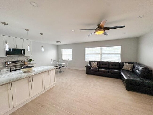 Building Photo - 4541 N Ocean Dr