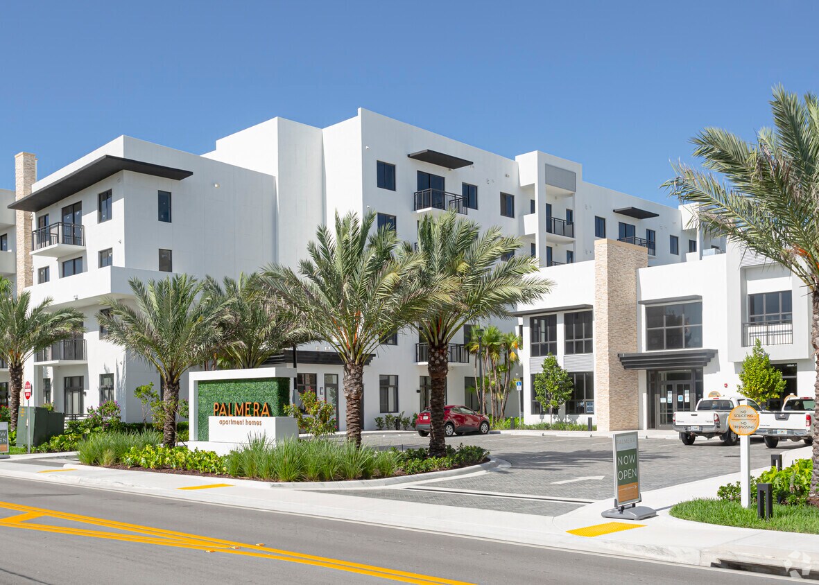 Palmera Apartments in Doral, FL