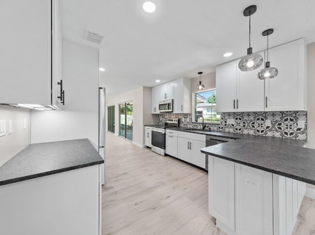 Foto del edificio - Completely Renovated 3/2 in Lake Conway Es...