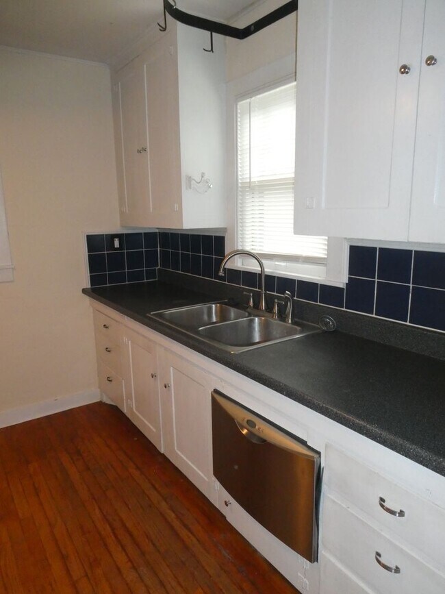 Foto del edificio - Charming Home Downtown