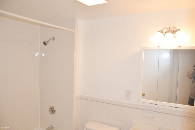 Building Photo - Studio, 1 bath  - 66 Queensberry St # 24A
