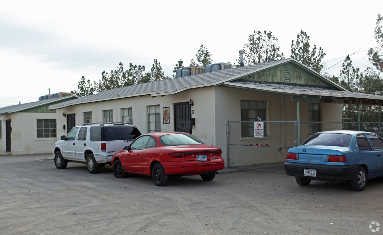 Building Photo - 8907 Old County Dr