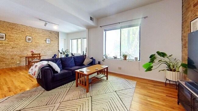 Foto del edificio - Raised First Floor Southport Corridor One ...
