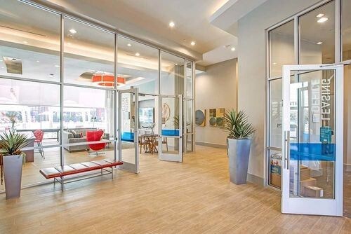 Foto del edificio - 6701 Burnet Rd