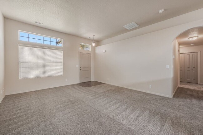 Foto del edificio - 3 bed 2 bath Duplex Rancher, Fieldstone Neighborhood