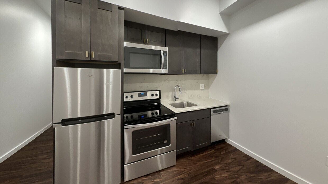 Photo - 824 N Calvert St Apartments