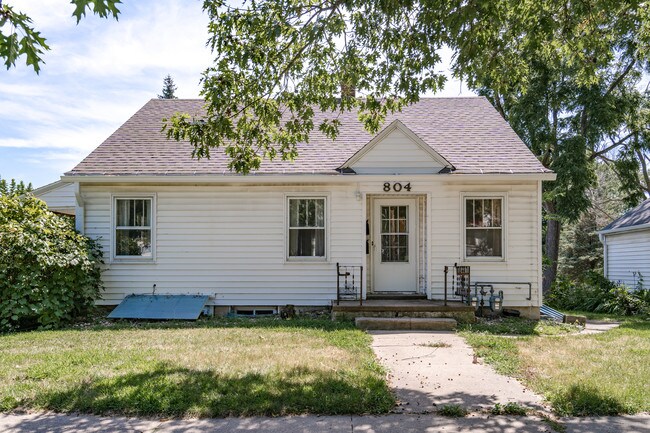 Building Photo - 804 W 18th St