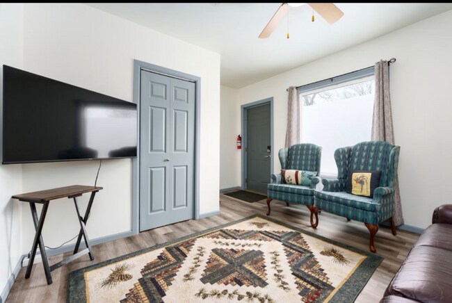 Foto del edificio - 708 Mills St