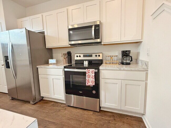Foto del edificio - Furnished Townhome conveniently located!