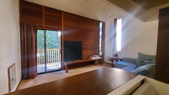Building Photo - 1 BDRM Kings Run Condo w/ HOA Amenities, V...