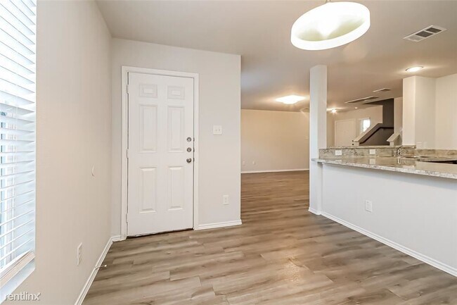 Foto del edificio - 4 br, 2.5 bath House - 1405 Matthew St
