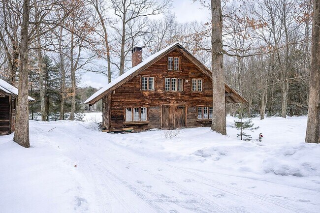 Building Photo - 45 Hoppen Rd