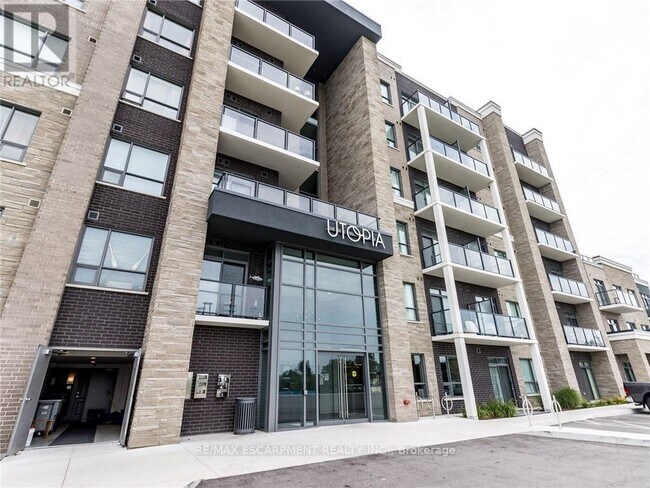 Photo du bâtiment - 5055-5055 Greenlane