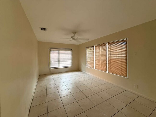 Foto del edificio - 1640 NW 9th Ave