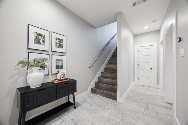 Building Photo - 2108 Oatfield Dr