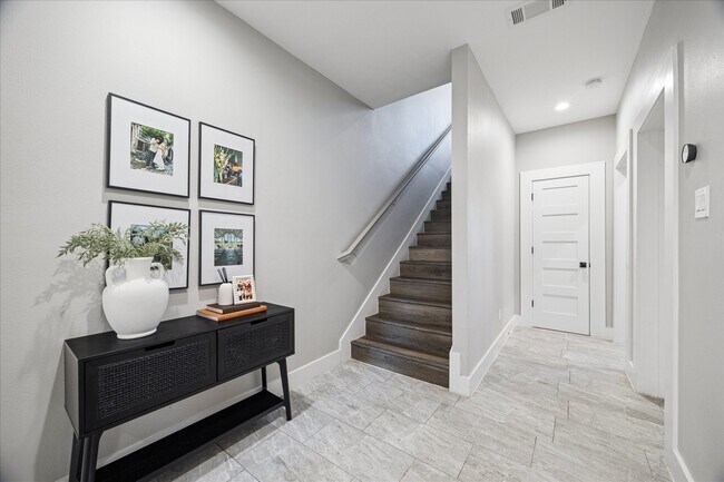 Foto del edificio - 2108 Oatfield Dr
