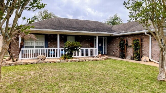 Building Photo - 33 Wheeling Ln