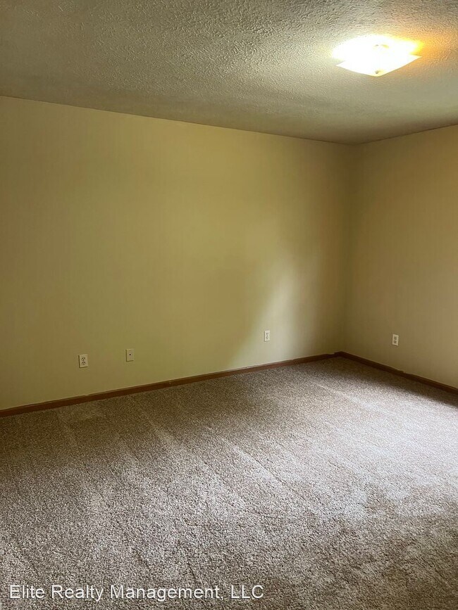 Building Photo - 2 br, 1 bath House - 617 Center St.