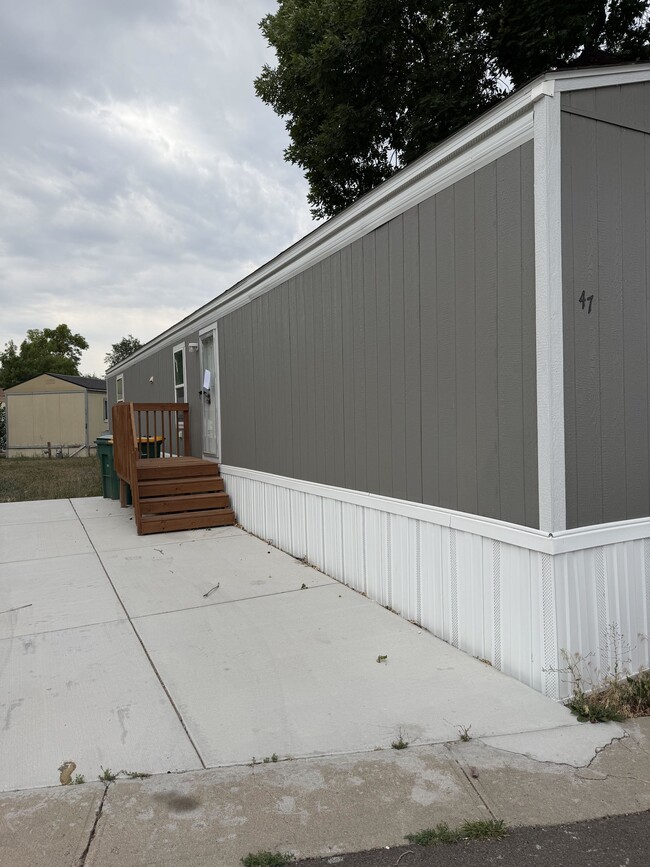 Building Photo - 4412 E Mulberry St