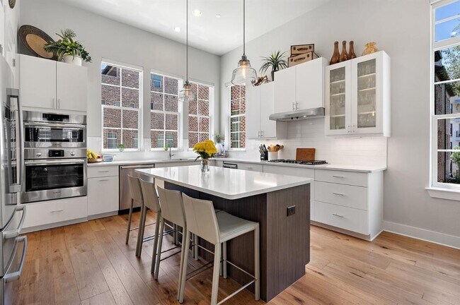 Foto del edificio - 1308 Tinnin Ford Rd