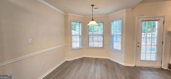 Foto del edificio - 2 Mill Ridge Pl