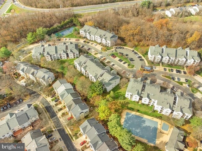 Building Photo - 10018 Vanderbilt Cir
