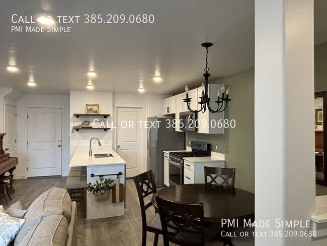 Building Photo - Modern 3-Bedroom Townhouse in Lehi