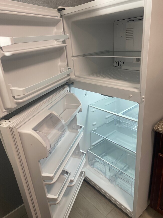 Building Photo - 5141 River Glen Dr