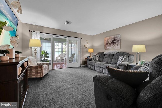 Foto del edificio - 246 Black Oak Dr