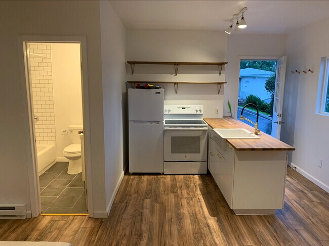 Kitchen - 4461 Sunnycrest Dr