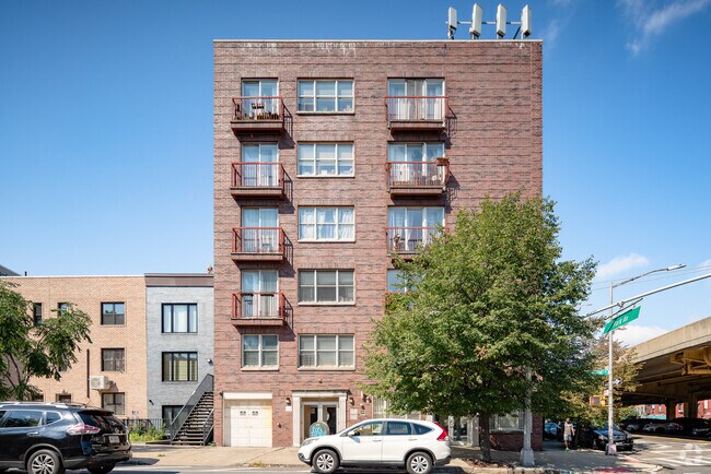 Building Photo - 62 Clermont Ave