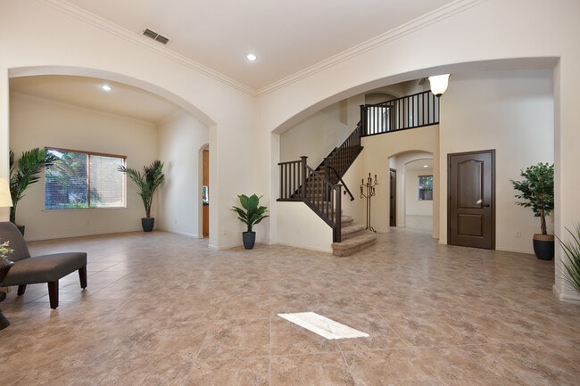 Foto del edificio - 8441 Briggs Dr