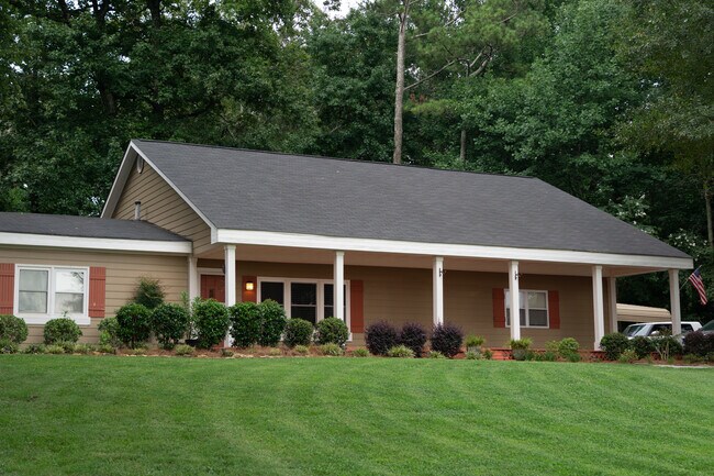 Building Photo - 3213 Suwanee Creek Rd