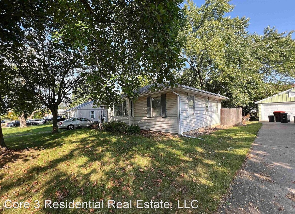 Foto principal - 3 br, 1 bath House - 817 W. Ridge Road