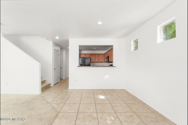 Building Photo - 10560 E Pleasant Pasture Dr