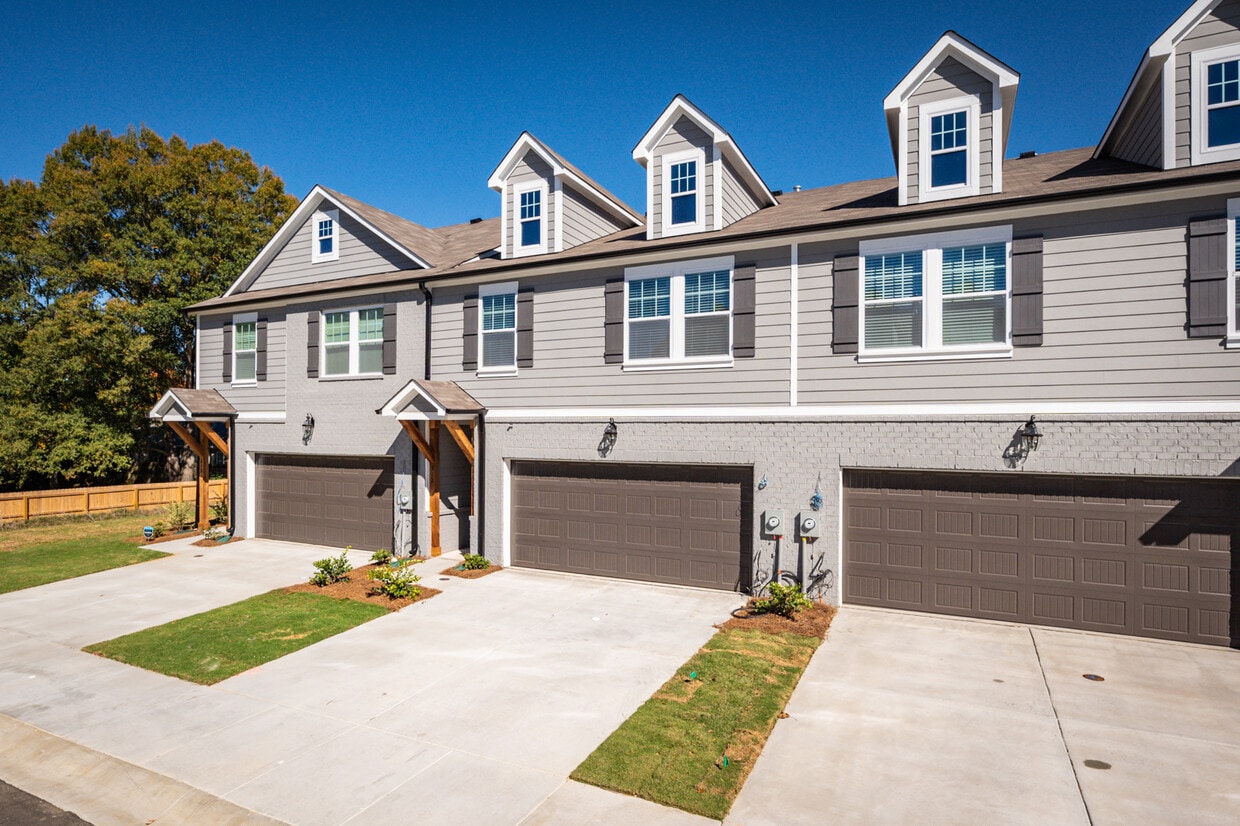 104 Cranford Dr, Pineville, NC 28134 Townhome Rentals in Pineville NC