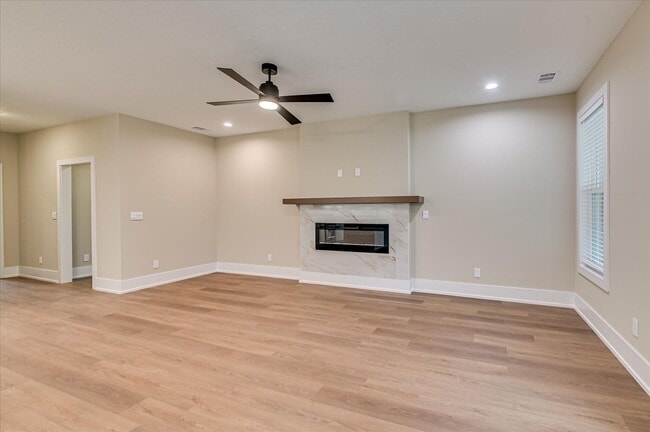 Foto del edificio - 3094 Banter Dr