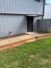 Building Photo - 4460 Oakwood Rd