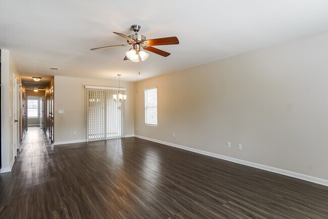 Foto del edificio - 16405 Waterbury Ln