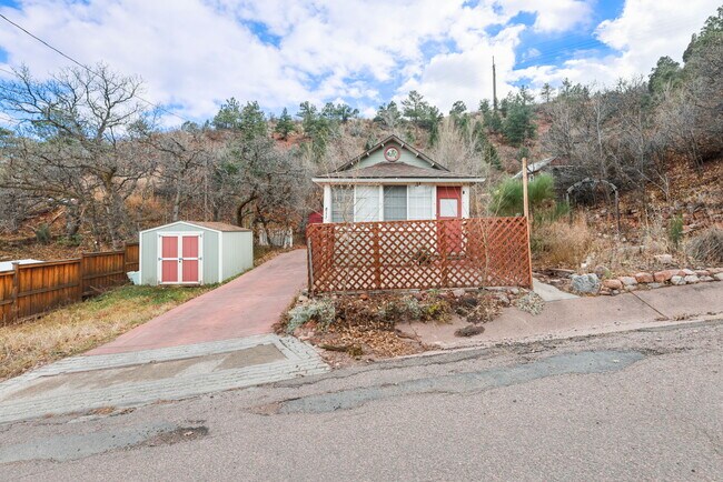 Foto del edificio - 811 Shoshone Pl