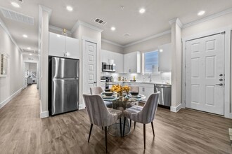 Building Photo - Luxe of McKinney
