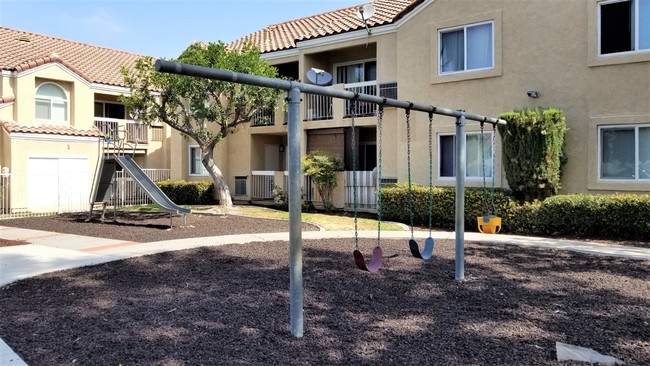 Building Photo - Durfee Terrace Apartments