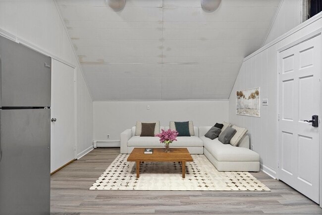 Building Photo - 155 5th St