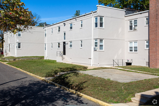 Foto del edificio - Westwood Court Apartments