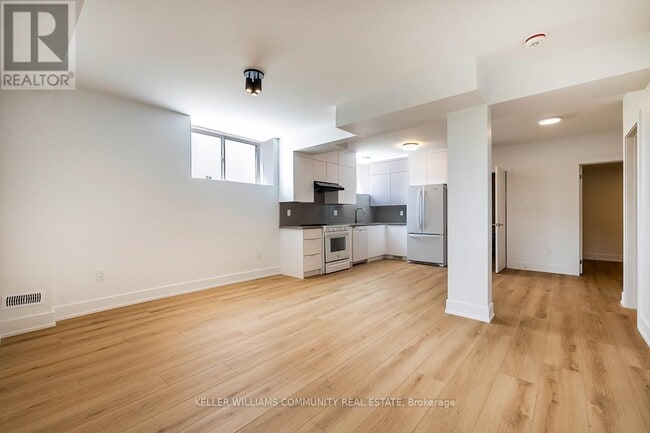 Photo du bâtiment - 2246 Durham Regional Hwy 2