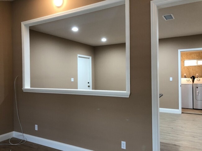 Building Photo - 3488 Riverside Dr