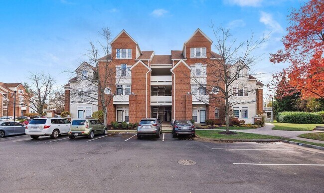 Building Photo - 6954 Ellingham Cir