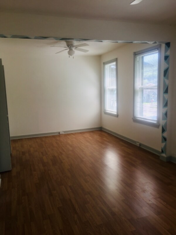 Building Photo - 125 W Dupont Ave