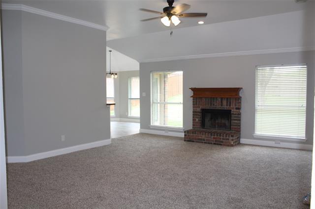 Foto del edificio - 2305 Hickory Leaf Ln