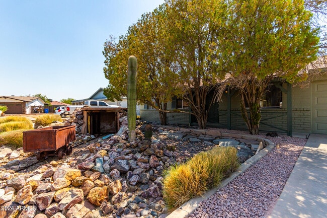 Foto del edificio - 3827 W Meadow Dr